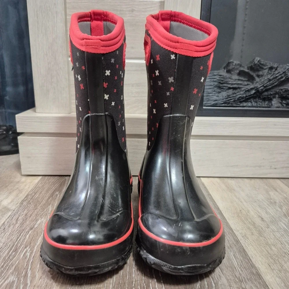 Bogs Kids Classic Plus Waterproof Boots Black Red Cross Print Pull On Size 1